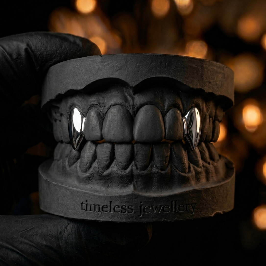 Noir fangs